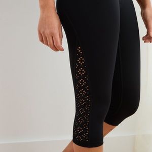 ISO Aerie Move High Waisted Cropped Legging